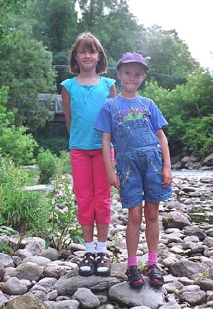 sisters enjoying the battenkill river