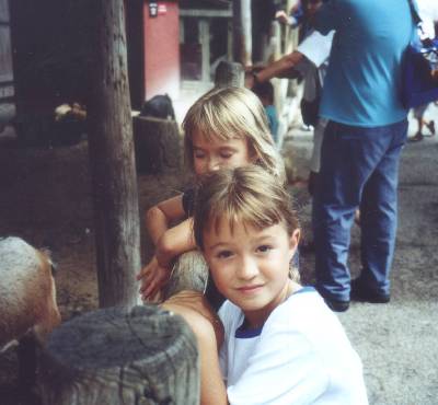 elaine & grace, brookfield zoo - aug 2000