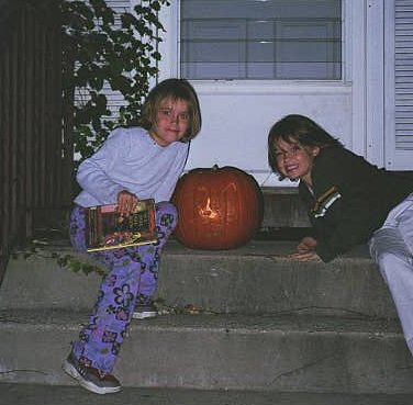 the sisters at halloween - 2001